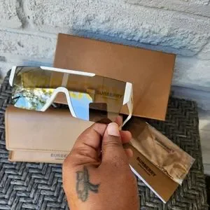 Burberry Hologram Sunglasses with box,case,cleaning cloth & booklet Burberry | Accessories | Burberry Hologram Sunglasses With  main image 2